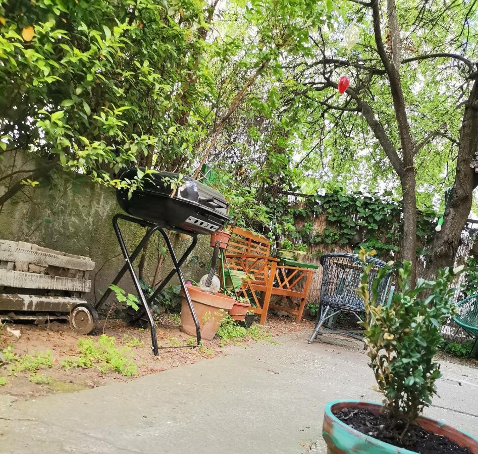 Flat In Historic Villa With Your Own Private Garden, Near City Park Будапешт Екстер'єр фото
